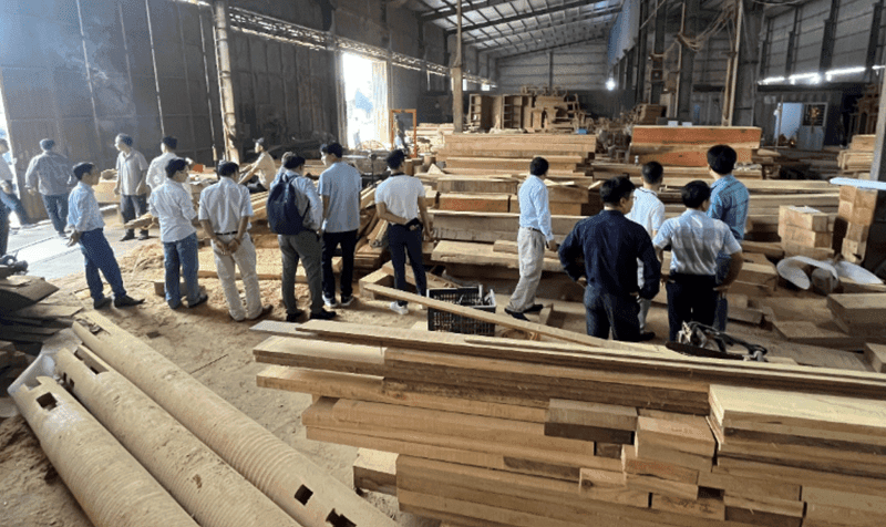 “Mặc áo mới” cho sản phẩm của các làng nghề gỗ